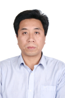 李　威 照片
