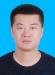 李需 照片