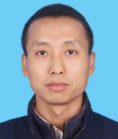 路培 照片