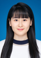 冯月 照片