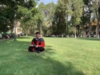 高士健 照片