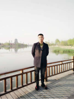 王坤 照片