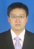 王震 照片
