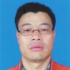 张春 照片