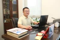 刘鹰高 照片