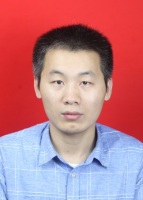 李明 照片