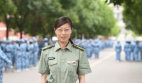 丁怡萌 照片