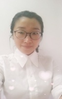 石秦 照片