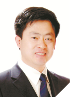 戚万学 照片