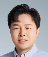 陈康成 照片