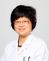 易立 照片