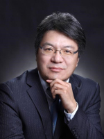 董毅 照片