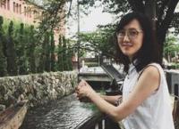 何静 照片
