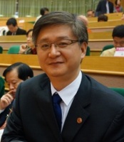 王群 照片