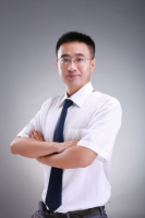赵岩 照片
