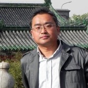 何博 照片