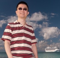 李亮 照片