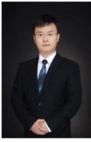 易龙卿 照片