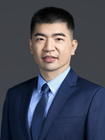 傅毅 照片