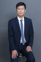 刘明东 照片