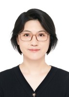 梁玮 照片