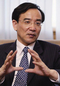 任仲伦 照片