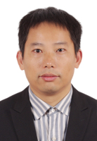王亮绪 照片