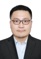 何川 照片