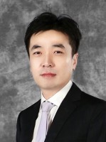 刘彤 照片