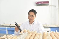 严华祥 照片