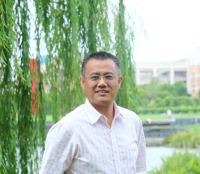 王化田 照片