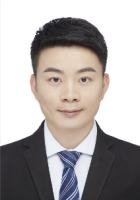 何堤 照片