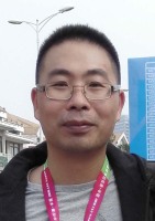 钟铭恩 照片