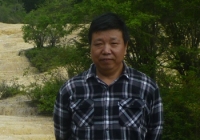 胡满成 照片