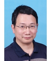 董坚 照片