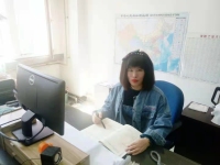 李丽 照片