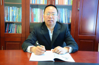 李新 照片