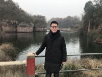 栾宇 照片