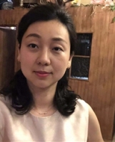 董鸣 照片