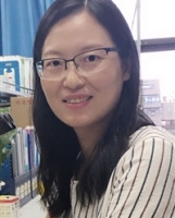王霞 照片