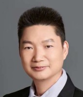 肖君拥 照片