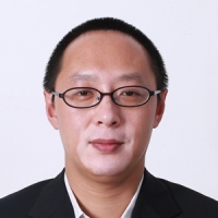 胡建臣 照片