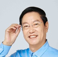 杨成铭 照片