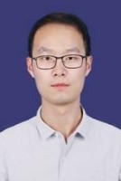 易越 照片