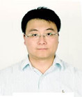 曾亮 照片