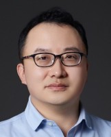 闫鹏飞 照片