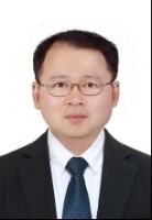 何斌 照片