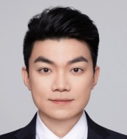 胡维 照片