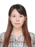 李彦 照片
