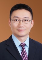 梁哲 照片